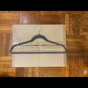 Brand new hangers 120 PCS (2 boxes)